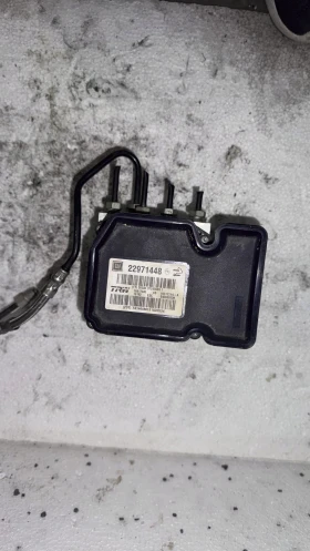 Спирачна помпа ABS за Opel Insignia 2013 22971448, снимка 1