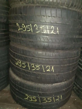 Гуми Летни 295/35R21, снимка 2 - Гуми и джанти - 43878476