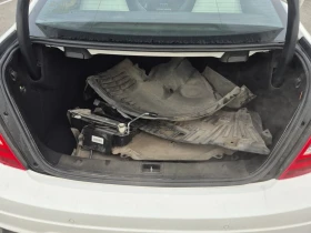 Обява за продажба на Mercedes-Benz C 63 AMG * CARFAX * БЕЗ ПЪРВОНАЧАЛНА ВНОСКА ~39 980 лв. - изображение 11 | Auto.bg Обява за продажба на Mercedes-Benz C 63 AMG * CARFAX * БЕЗ ПЪРВОНАЧАЛНА ВНОСКА ~39 980 лв. - изображение 11