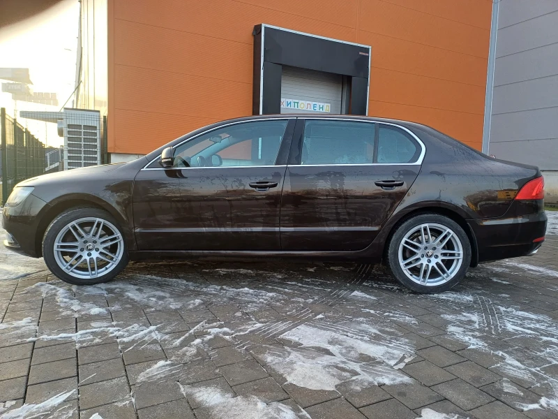 Skoda Superb TDI 2.0 170к.с 4х4, снимка 2 - Автомобили и джипове - 49147432