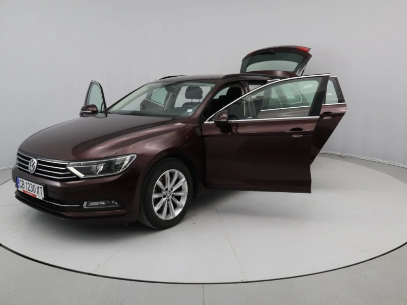 VW Passat 1.6 TDI, снимка 9 - Автомобили и джипове - 46562263