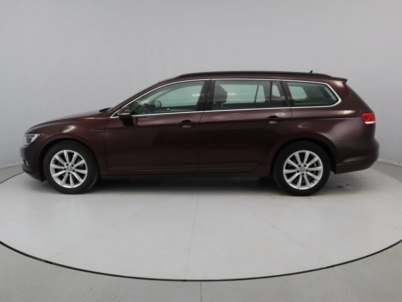 VW Passat 1.6 TDI, снимка 4 - Автомобили и джипове - 46562263