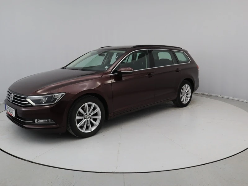 VW Passat 1.6 TDI 2г. ГАРАНЦИЯ, снимка 1 - Автомобили и джипове - 48322708