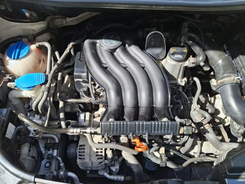 VW Caddy, снимка 14 - Автомобили и джипове - 51809991