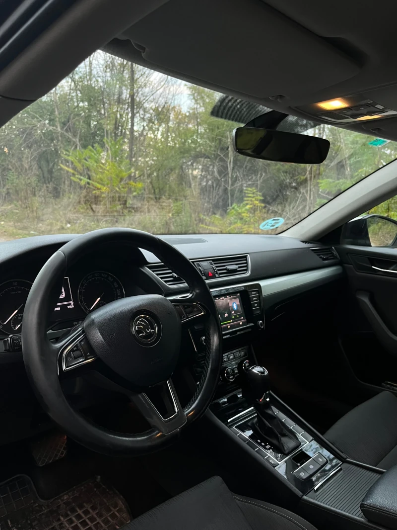 Skoda Superb 2.0 TDI, снимка 9 - Автомобили и джипове - 52645910