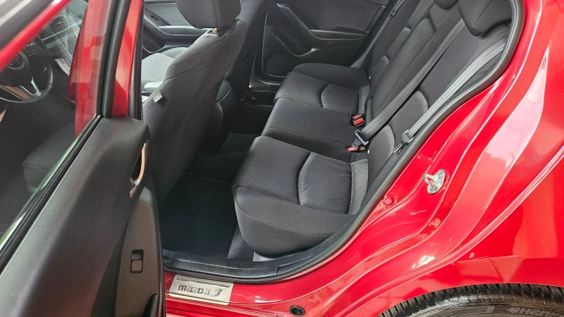 Mazda 3 SKYACTIV-G , снимка 6 - Автомобили и джипове - 52512223