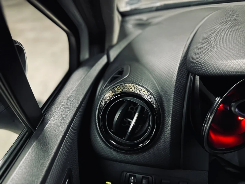 Renault Clio Camera, Navi, Premium Audio, Moschino, снимка 14 - Автомобили и джипове - 53343360