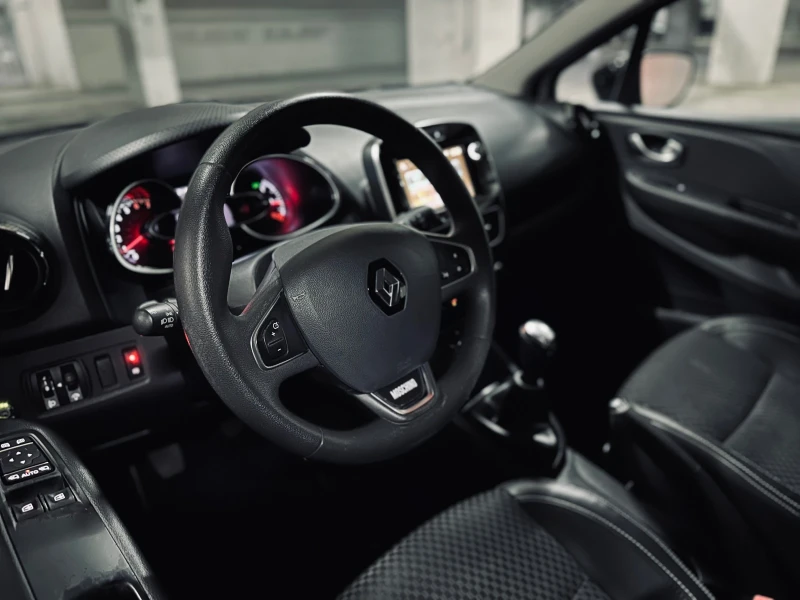 Renault Clio Camera, Navi, Premium Audio, Moschino, снимка 9 - Автомобили и джипове - 53343360