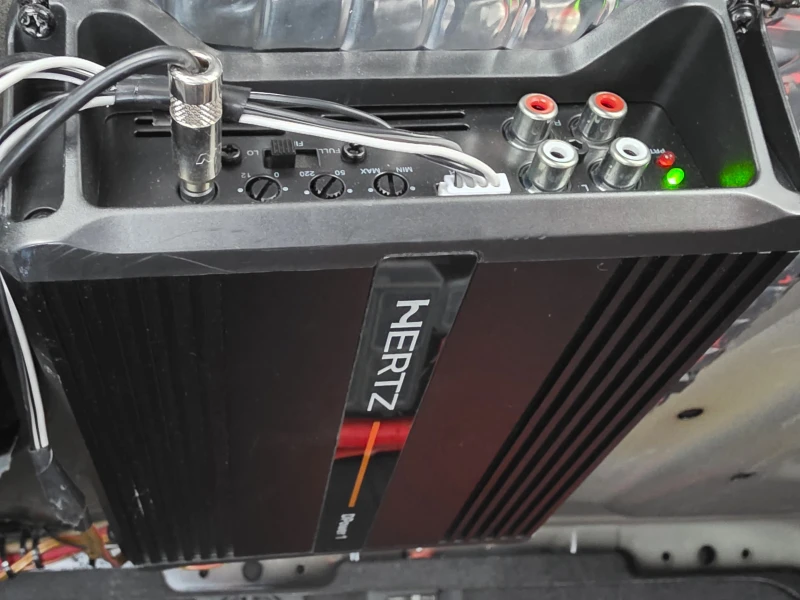 Audi A4 Sport 2.0TDI, снимка 12 - Автомобили и джипове - 53570327