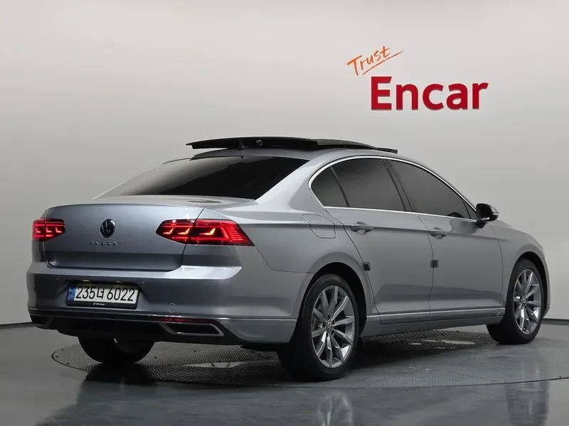 VW Passat, снимка 2 - Автомобили и джипове - 55175870