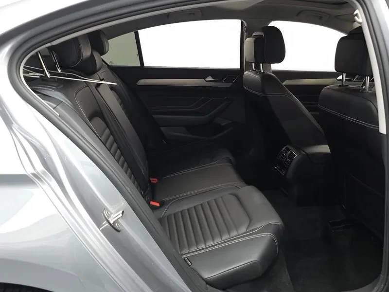 VW Passat, снимка 11 - Автомобили и джипове - 55175870