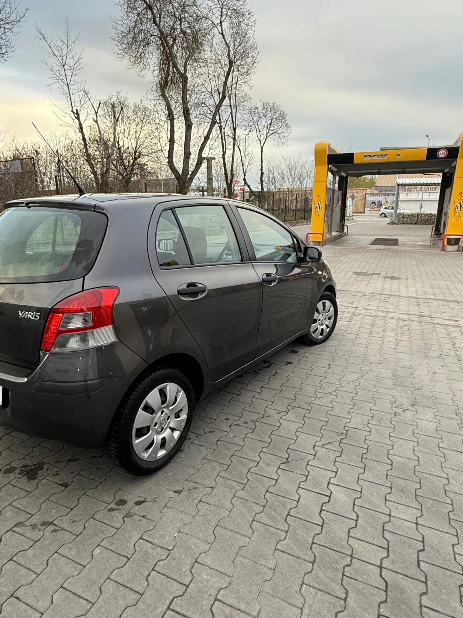 Toyota Yaris Тойота Ярис 1.33 2011 - изображение 4