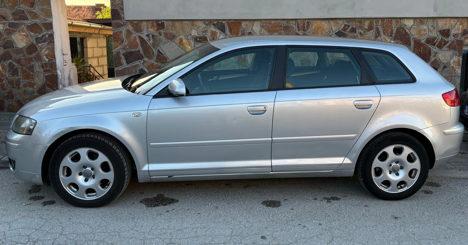 Audi A3 2.0 FSI - изображение 2