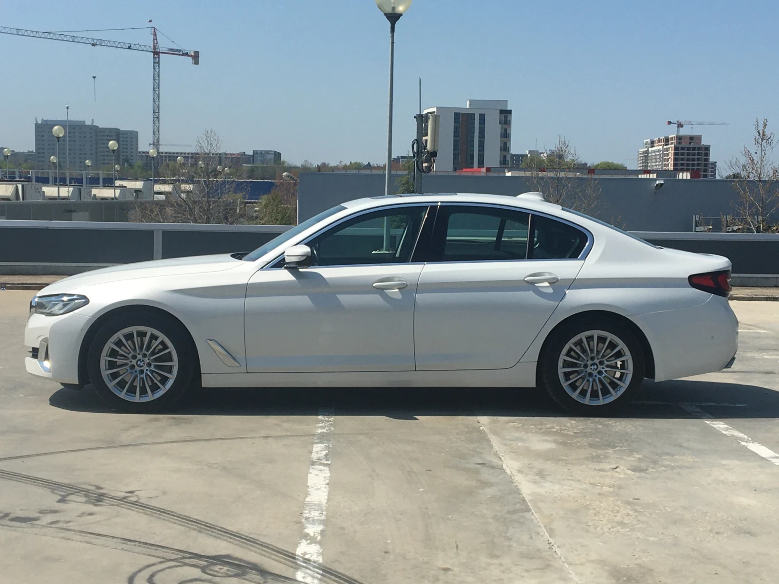 BMW 520 xDrive Luxury - изображение 7