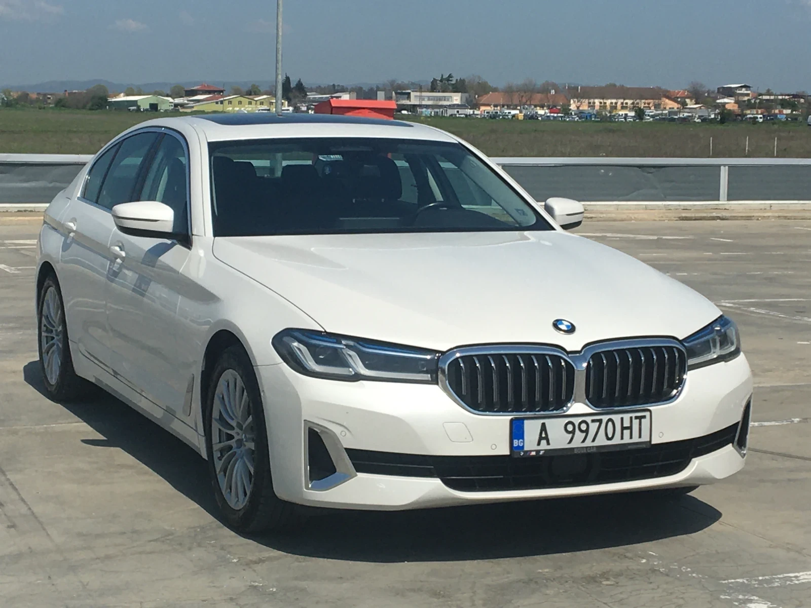 BMW 520 xDrive Luxury - изображение 3