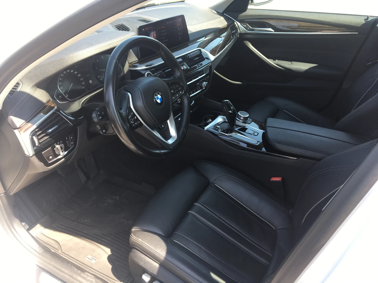BMW 520 xDrive Luxury - изображение 8