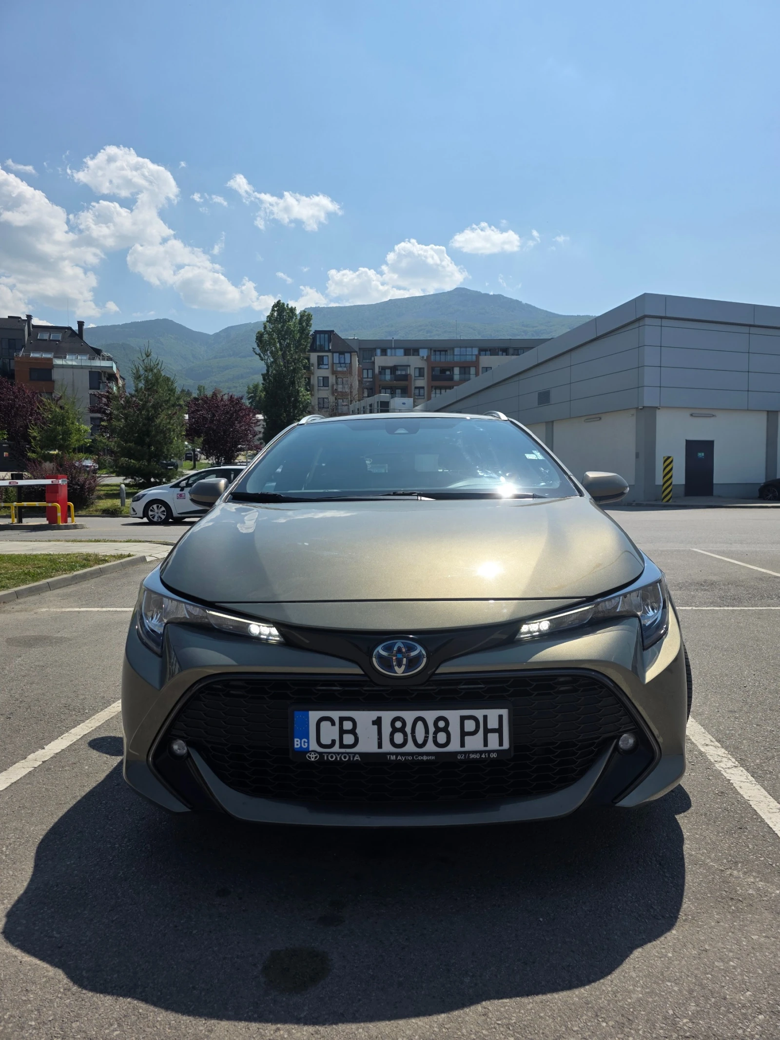 Toyota Corolla Touring Sports Executive - изображение 2