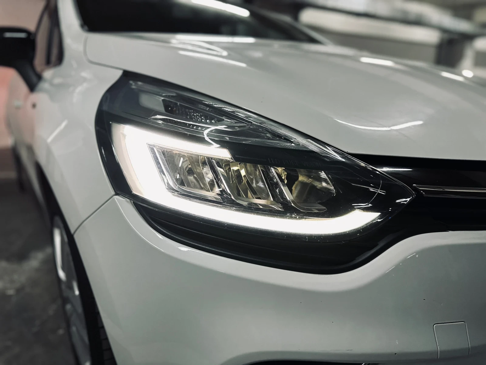 Renault Clio Camera, Navi, Premium Audio, Moschino - изображение 4