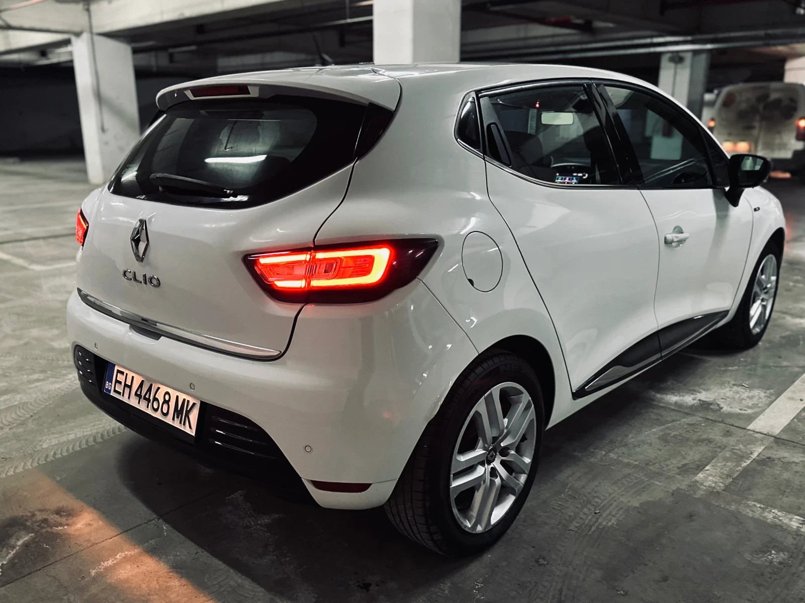 Renault Clio Camera, Navi, Premium Audio, Moschino - изображение 6