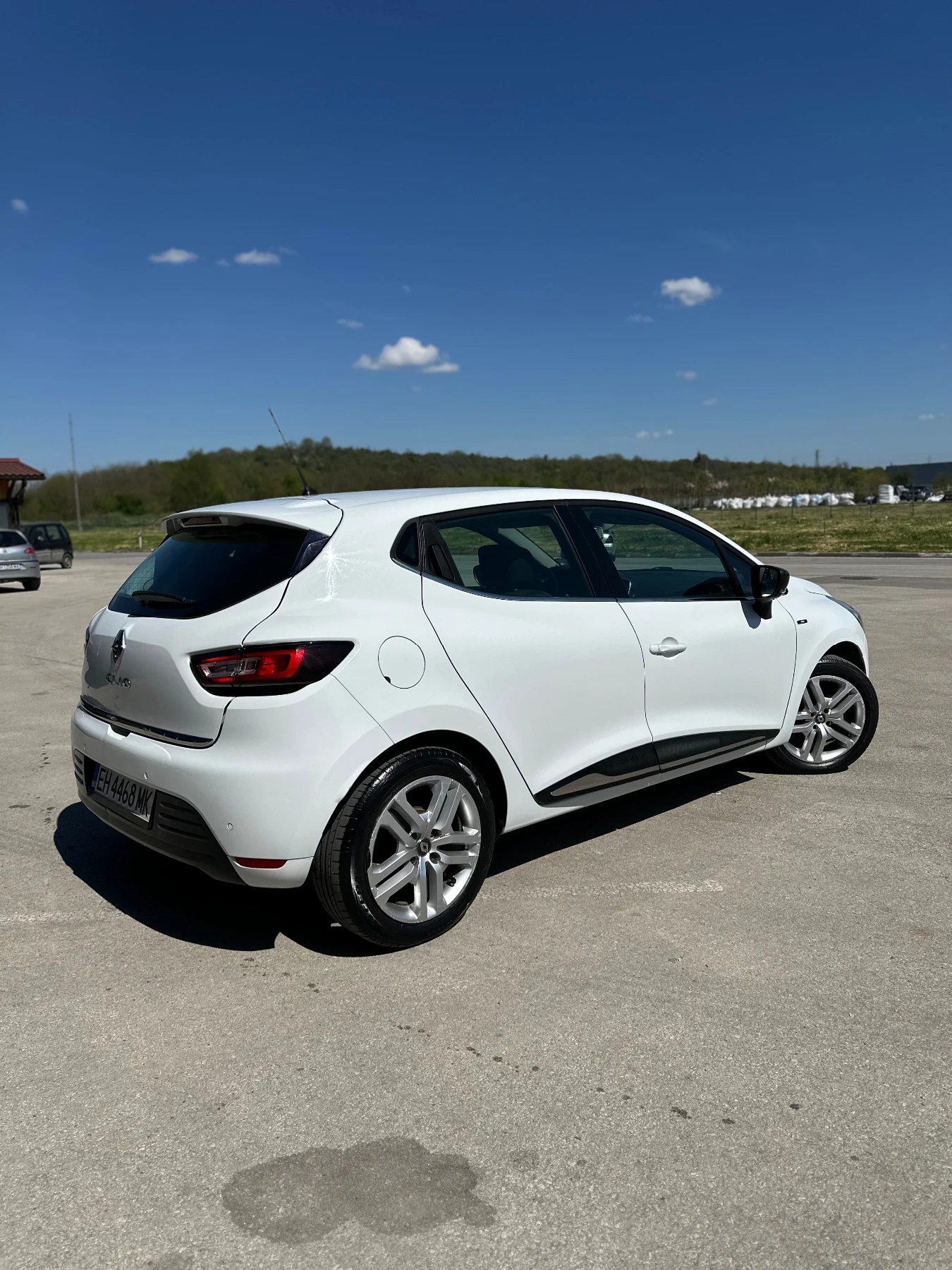 Renault Clio -FULL LED* Camera, Navi, Premium Audio, Moschino, снимка 3 - Автомобили и джипове - 54094219