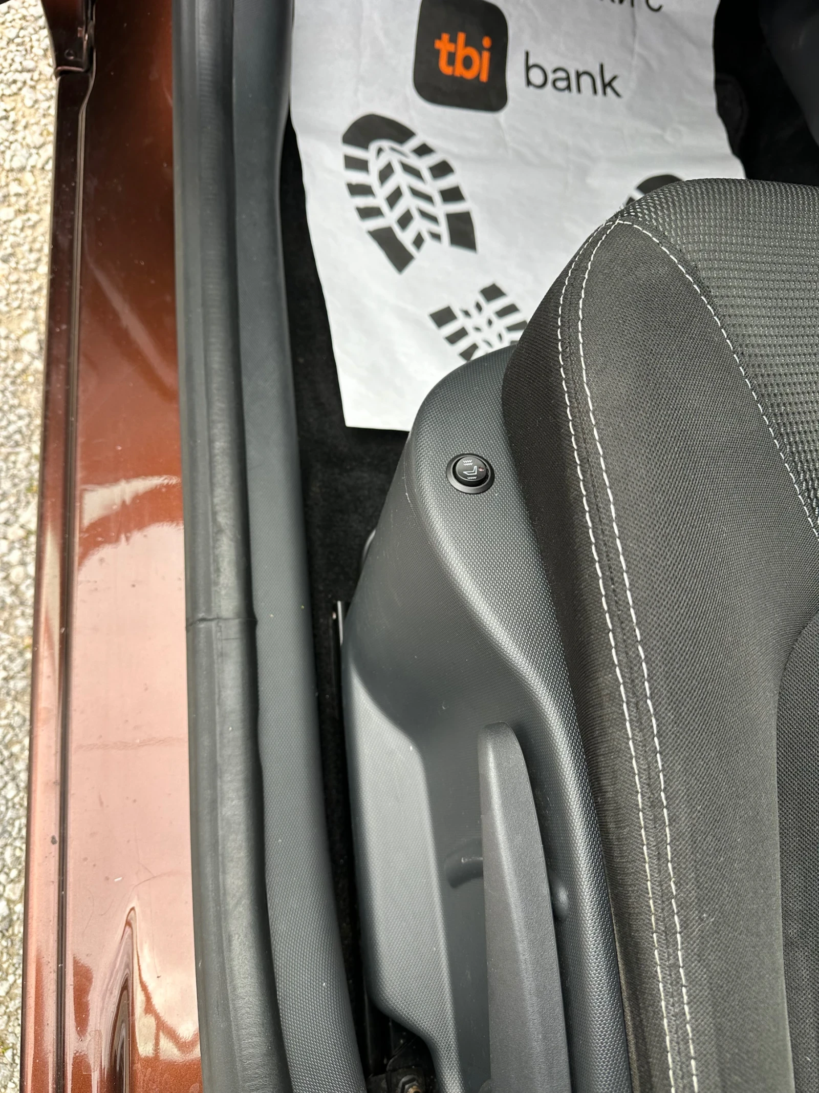 Renault Clio 1.2 i, снимка 9 - Автомобили и джипове - 54043803