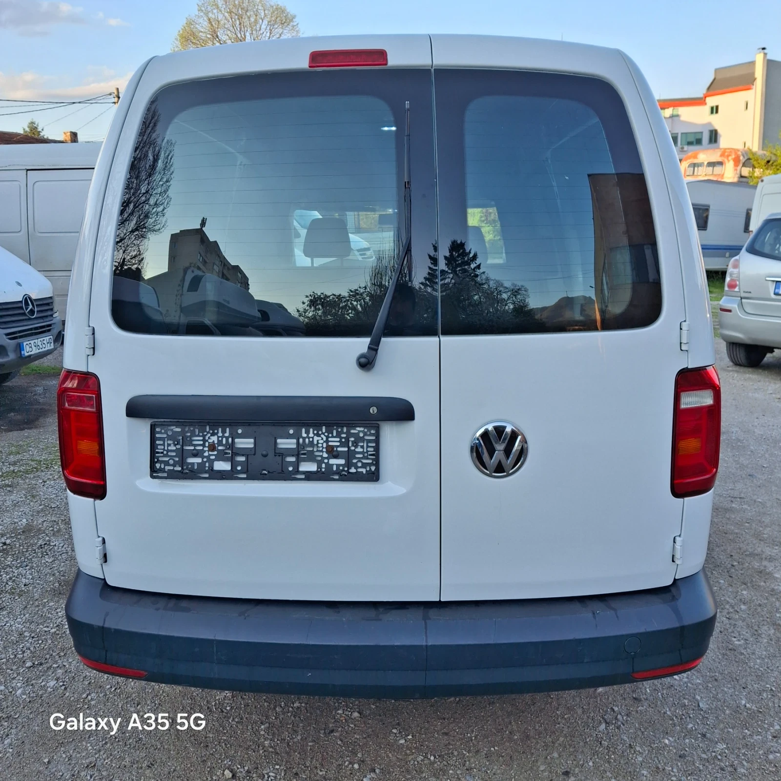 VW Caddy 2.0 TDI MAXI, снимка 4 - Автомобили и джипове - 54272434