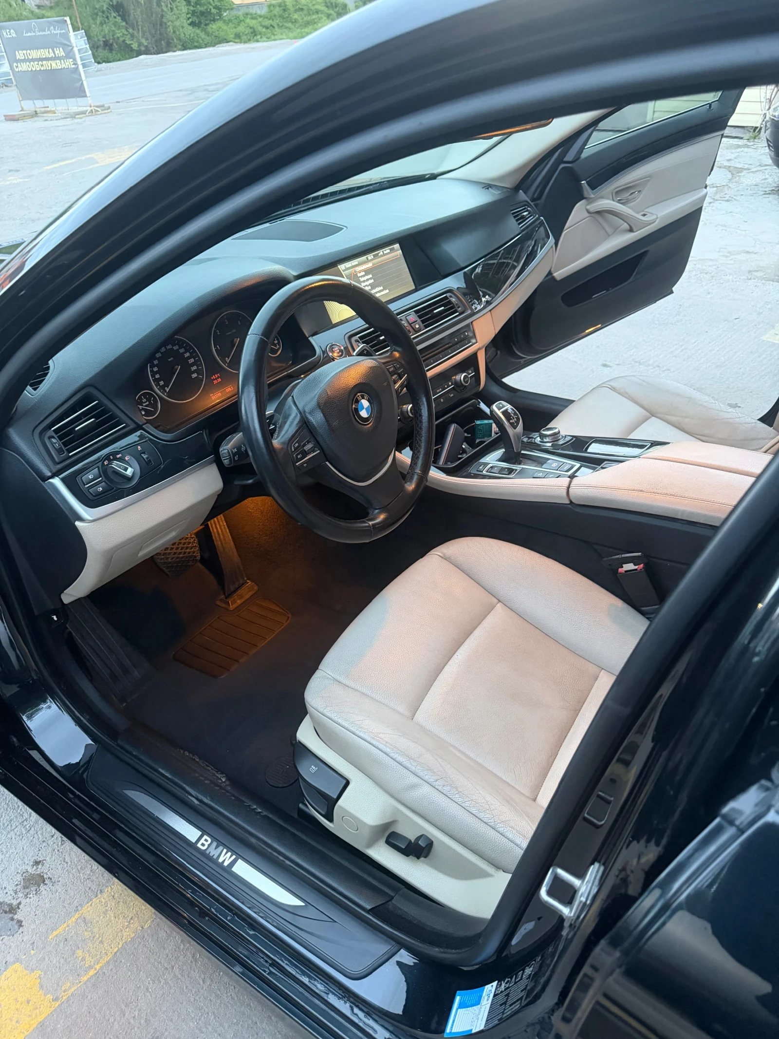 BMW 525 218hp КОЖА* КАМЕРА* ТОП, снимка 10 - Автомобили и джипове - 54570247