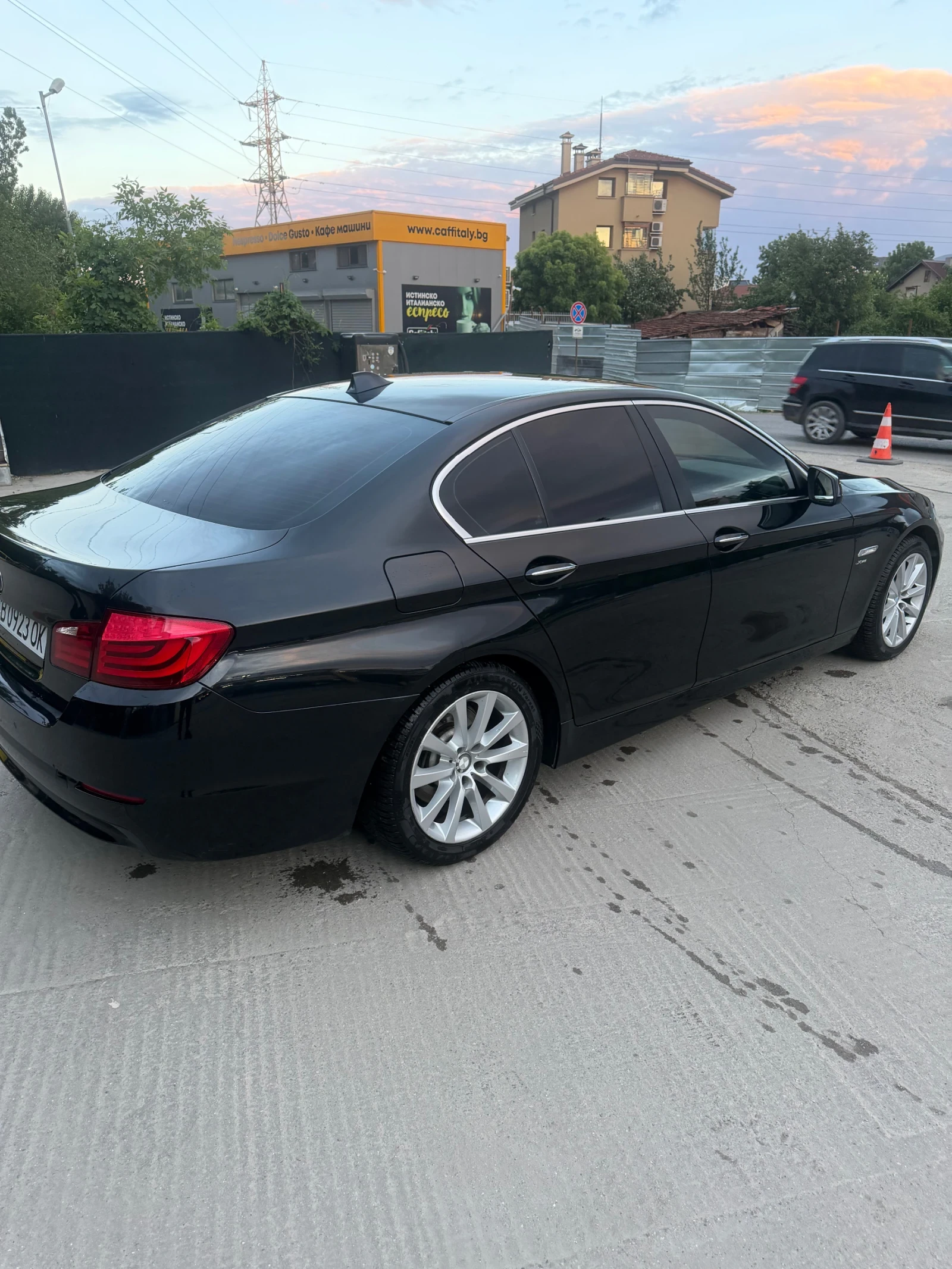 BMW 525 218hp КОЖА* КАМЕРА* ТОП, снимка 5 - Автомобили и джипове - 54570247