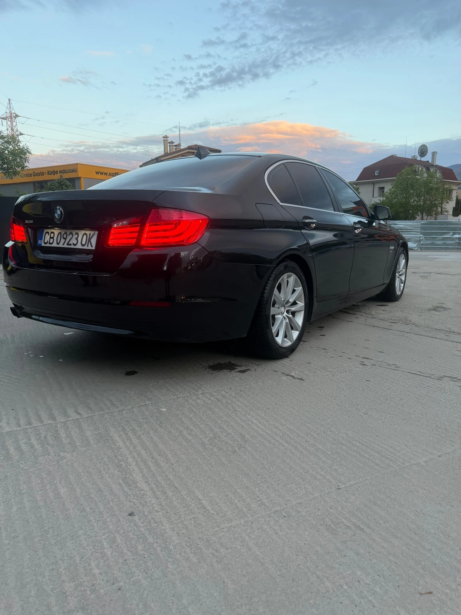 BMW 525 218hp КОЖА* КАМЕРА* ТОП, снимка 3 - Автомобили и джипове - 54570247