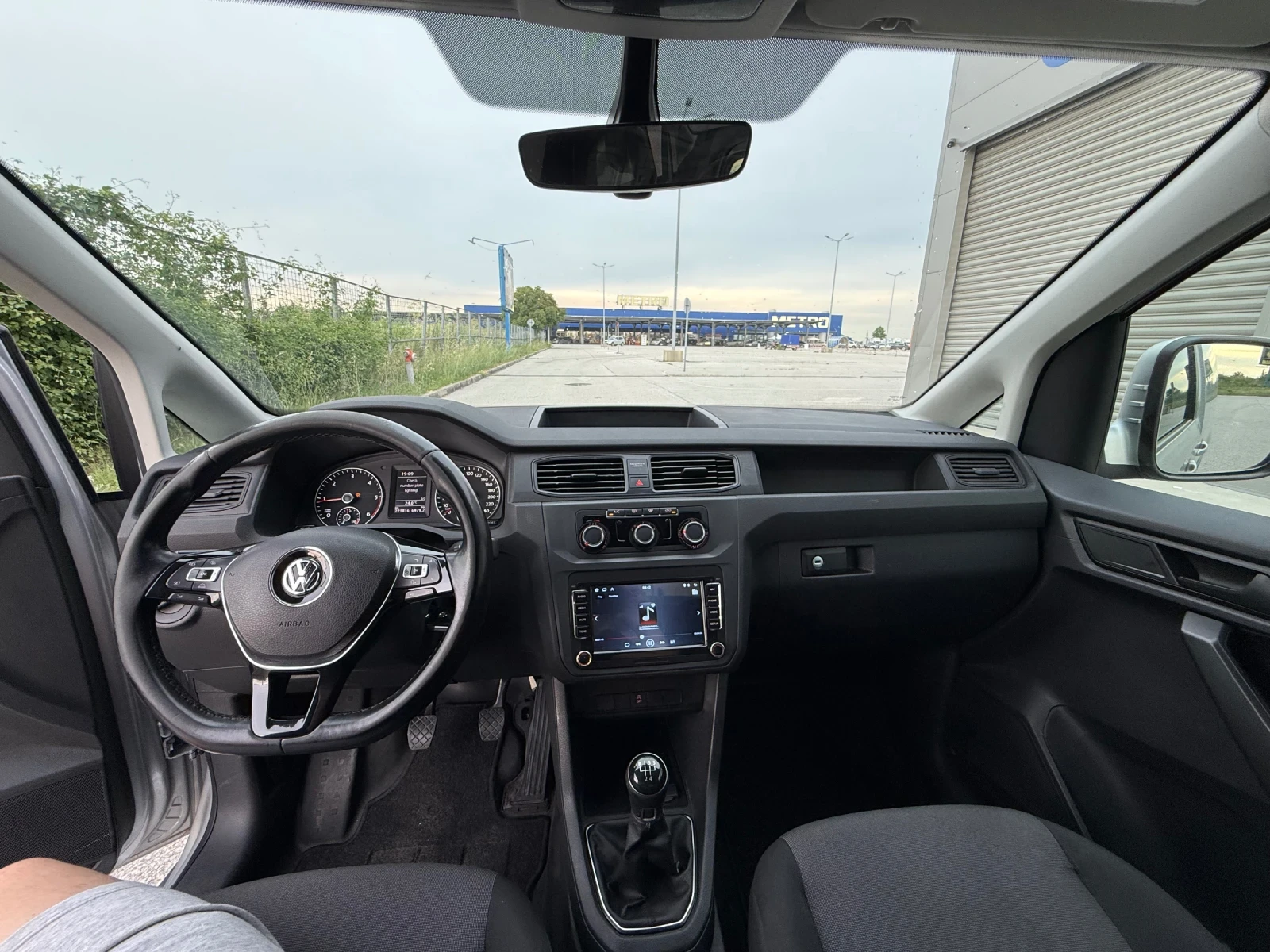 VW Caddy 2.0TDI /// ПЕРФЕКТЕН ///, снимка 8 - Автомобили и джипове - 54947448