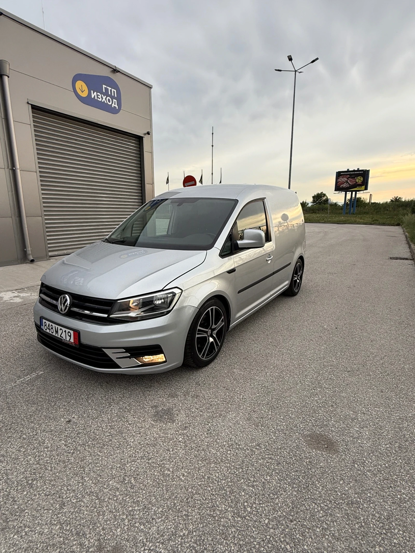 VW Caddy 2.0TDI /// ПЕРФЕКТЕН ///