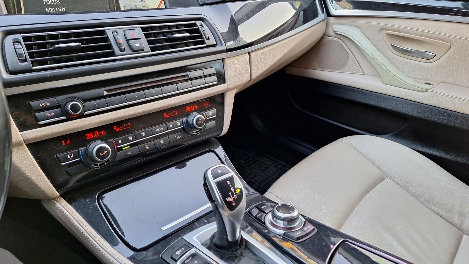 BMW 525 D F11 Xdrive ПАНОРАМА, снимка 14 - Автомобили и джипове - 55171521