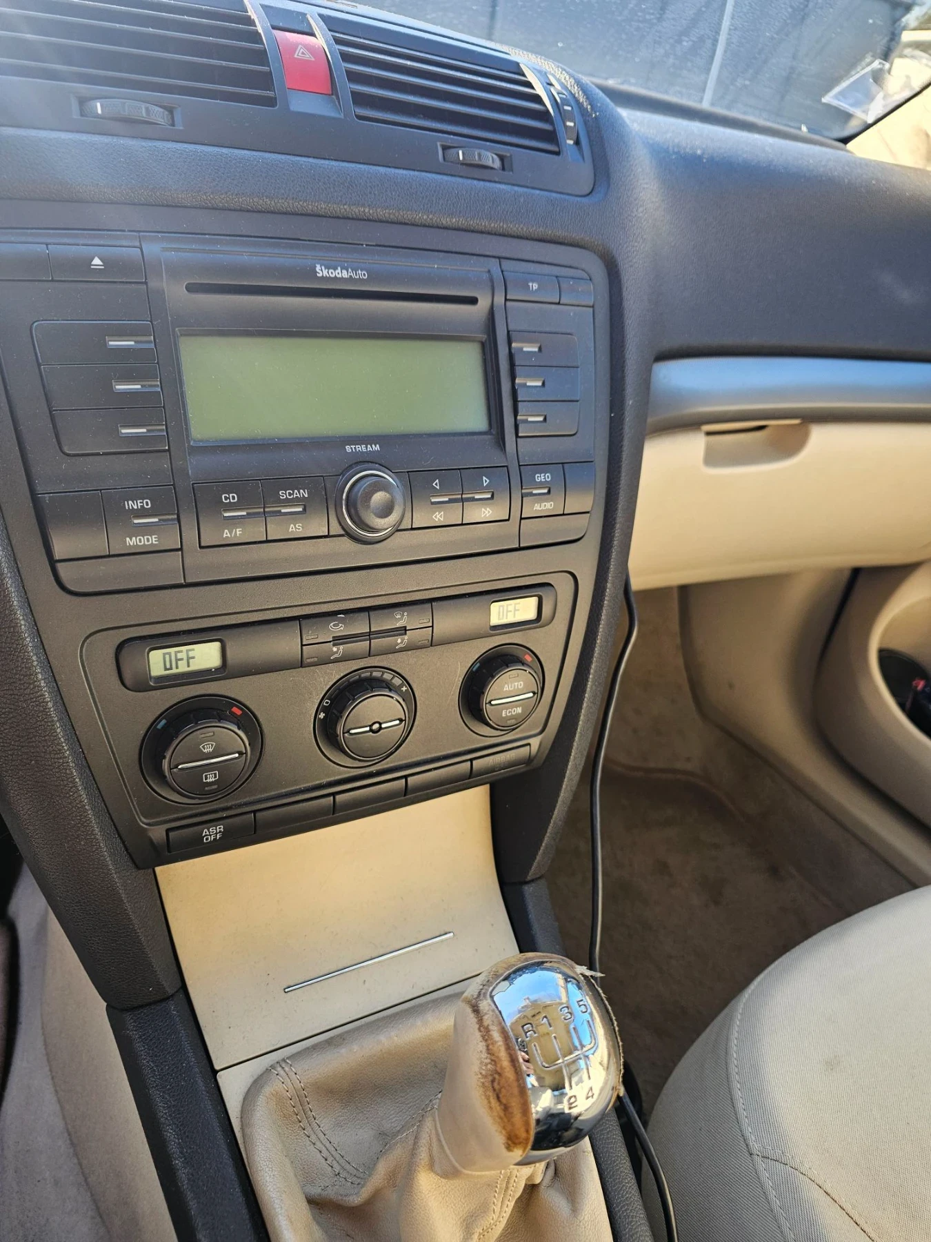 Skoda Octavia, снимка 13 - Автомобили и джипове - 55578221