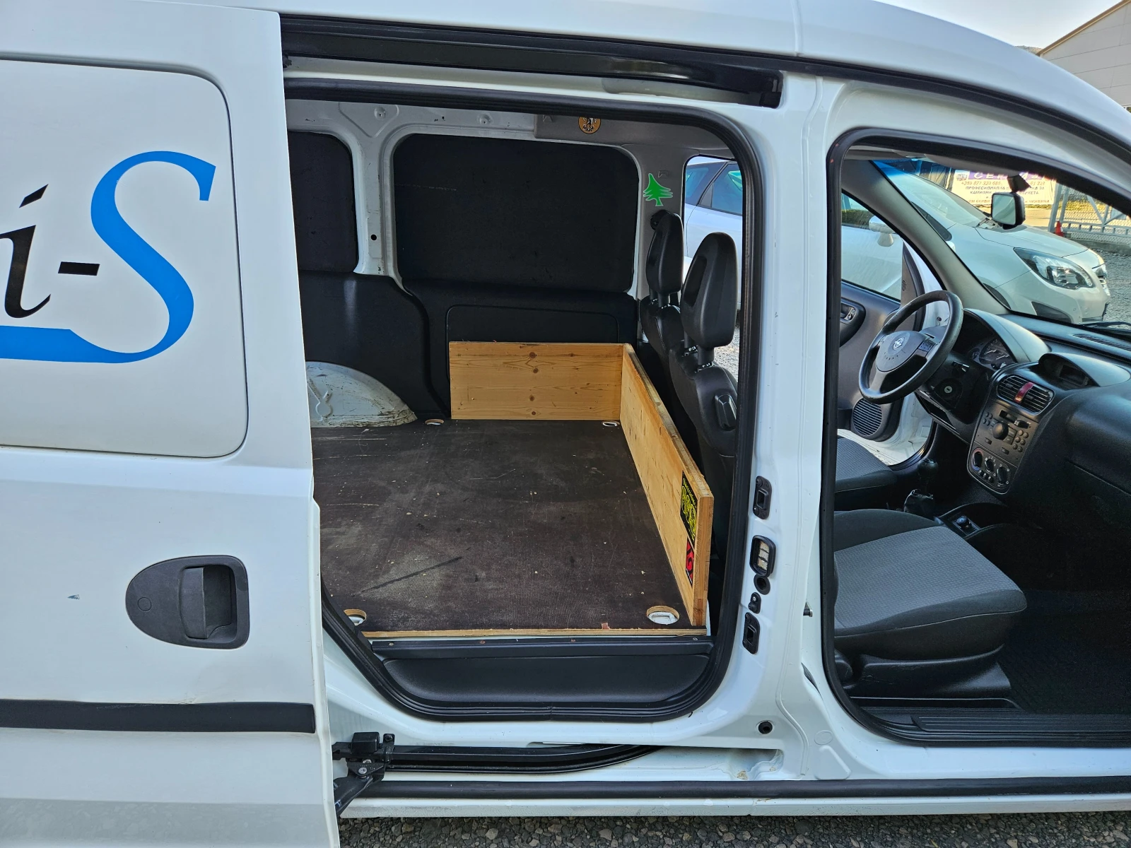 Opel Combo 1.3CDTI, снимка 16 - Автомобили и джипове - 55704035