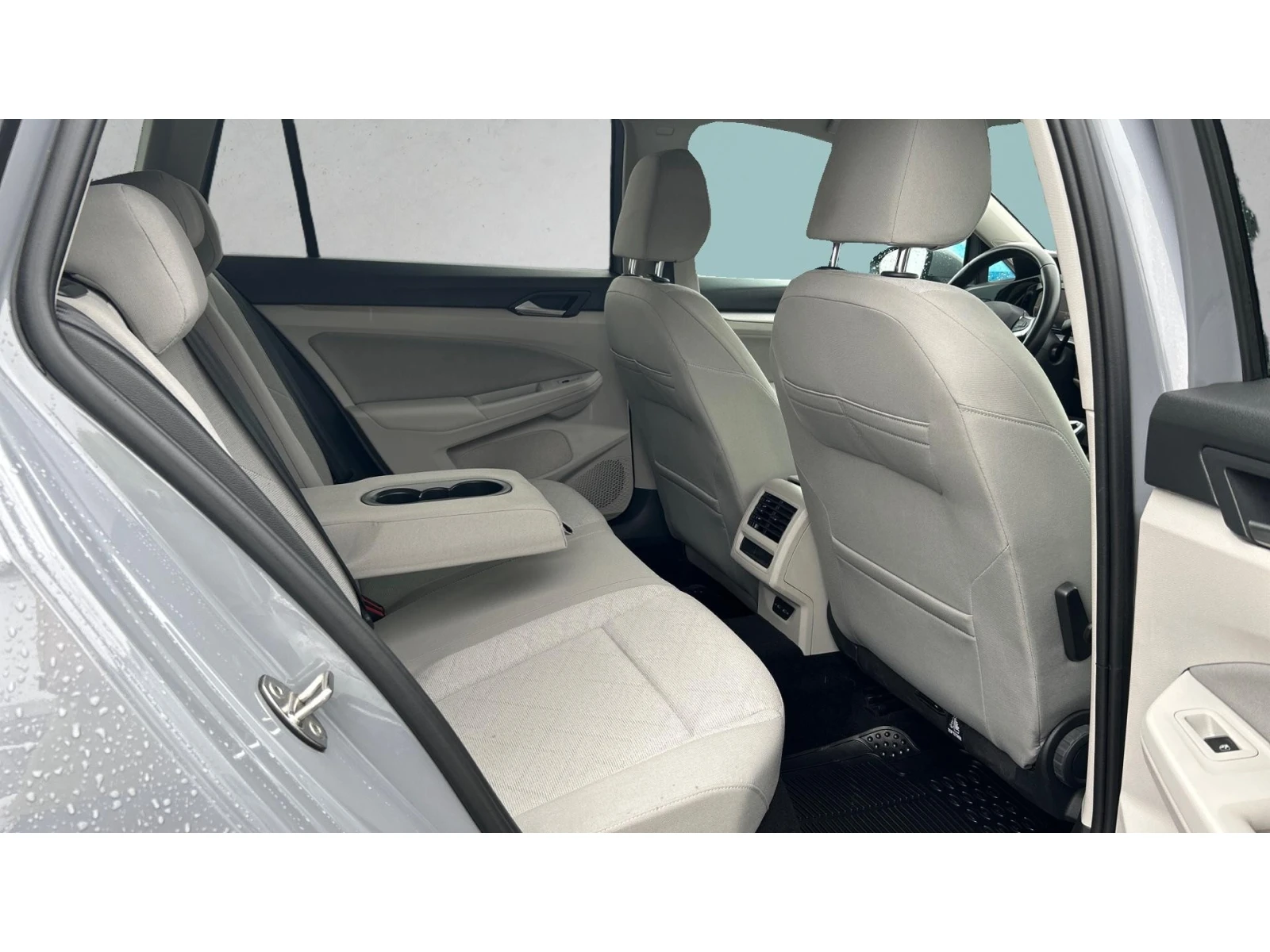VW Golf 2.0 TDi M/T, Месечна вноска от 266  , снимка 10 - Автомобили и джипове - 55794077