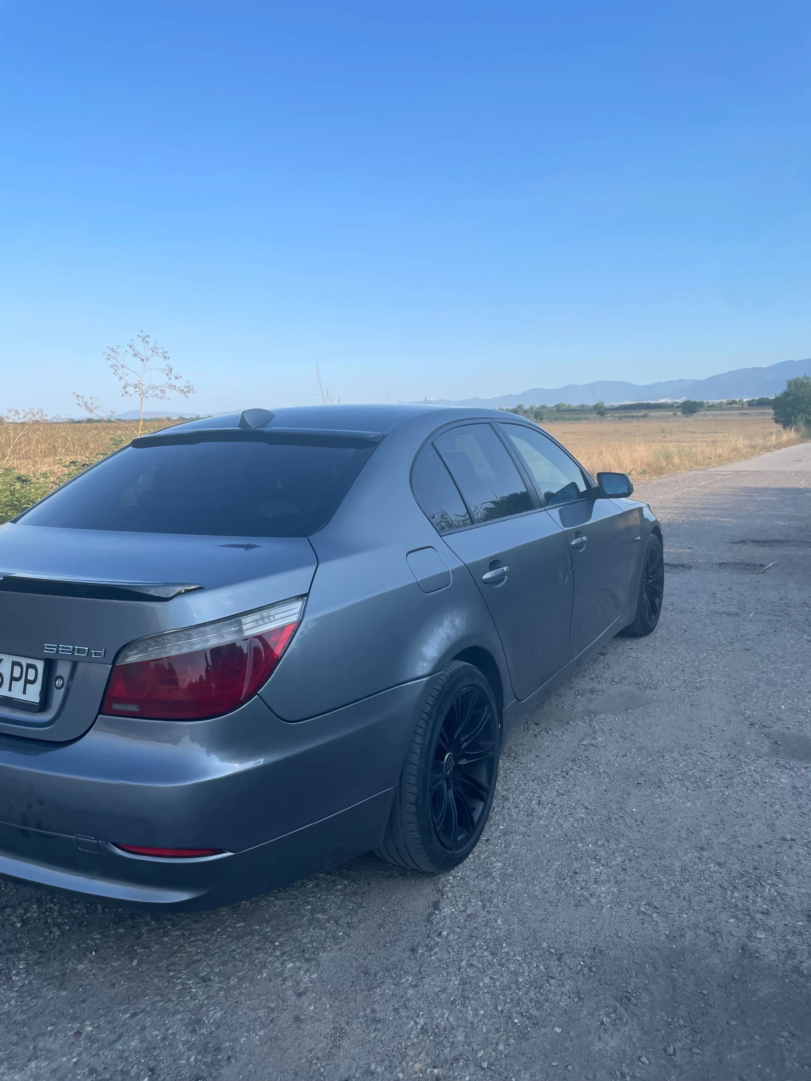 BMW 520, снимка 5 - Автомобили и джипове - 55817611