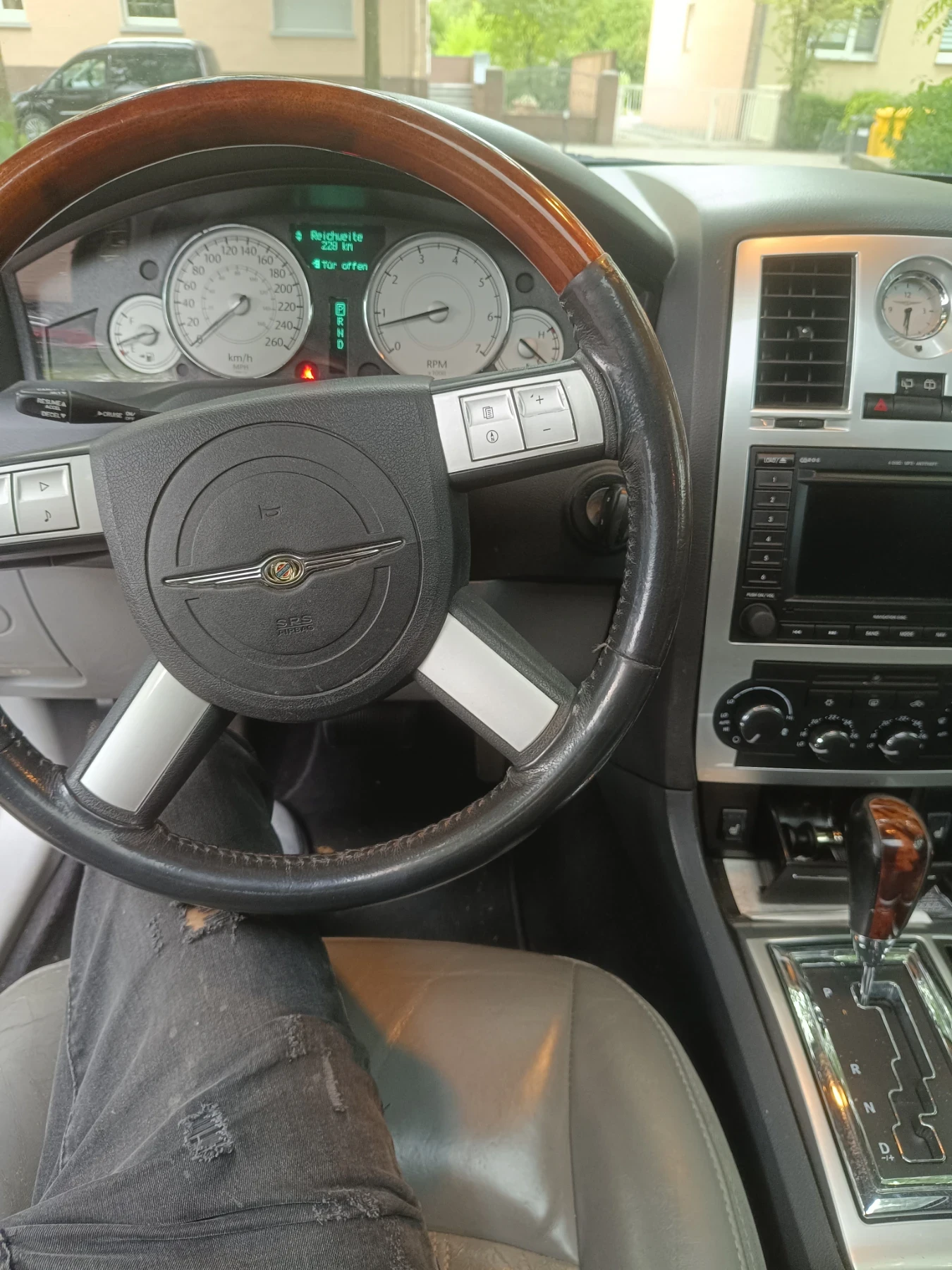 Chrysler 300c, снимка 12 - Автомобили и джипове - 55875794