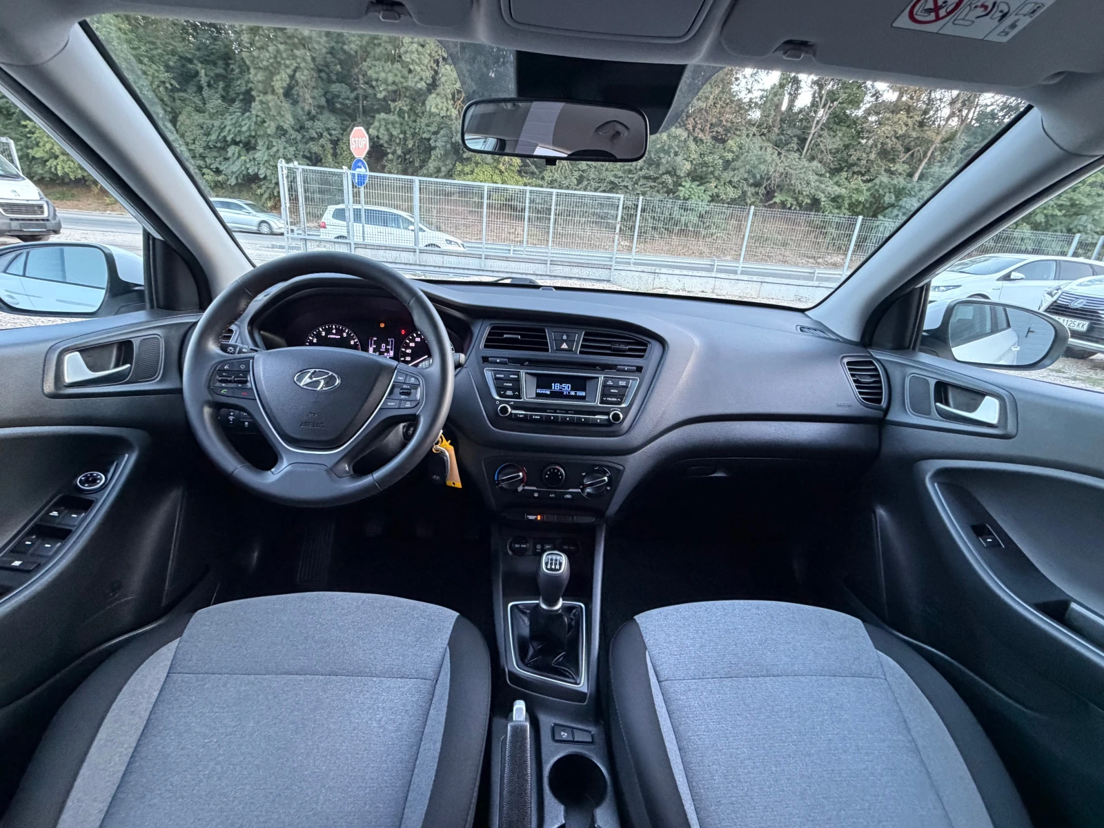 Hyundai I20 1.25Benzin* Comfort* EVRO6, снимка 12 - Автомобили и джипове - 56191373