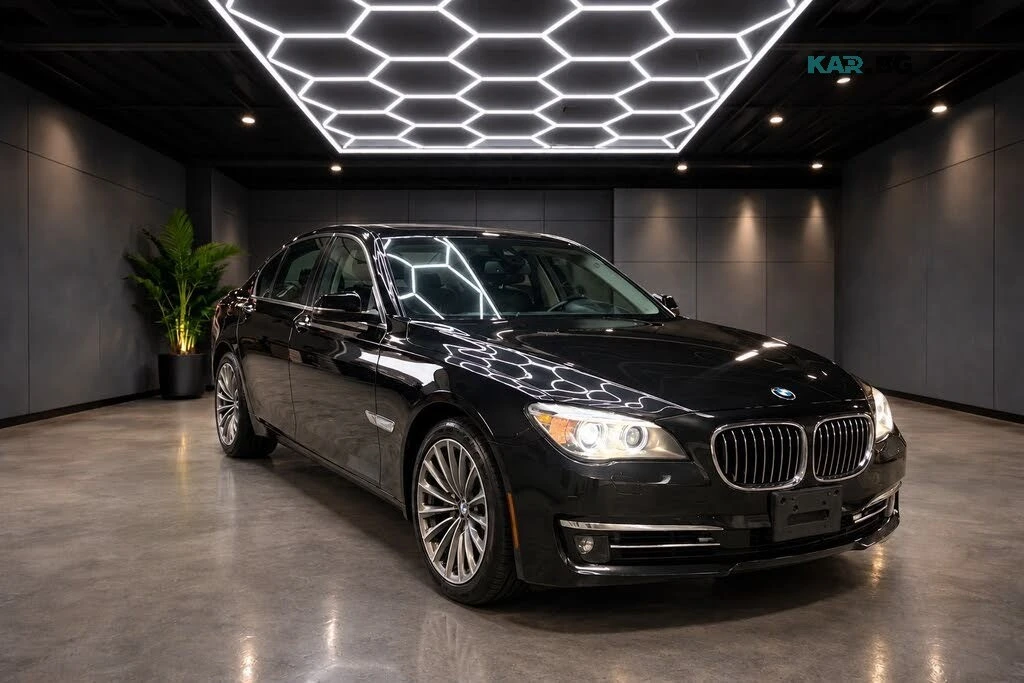 BMW 750 xDrive * АвтоКредит * (ЦЕНА ДО БГ)