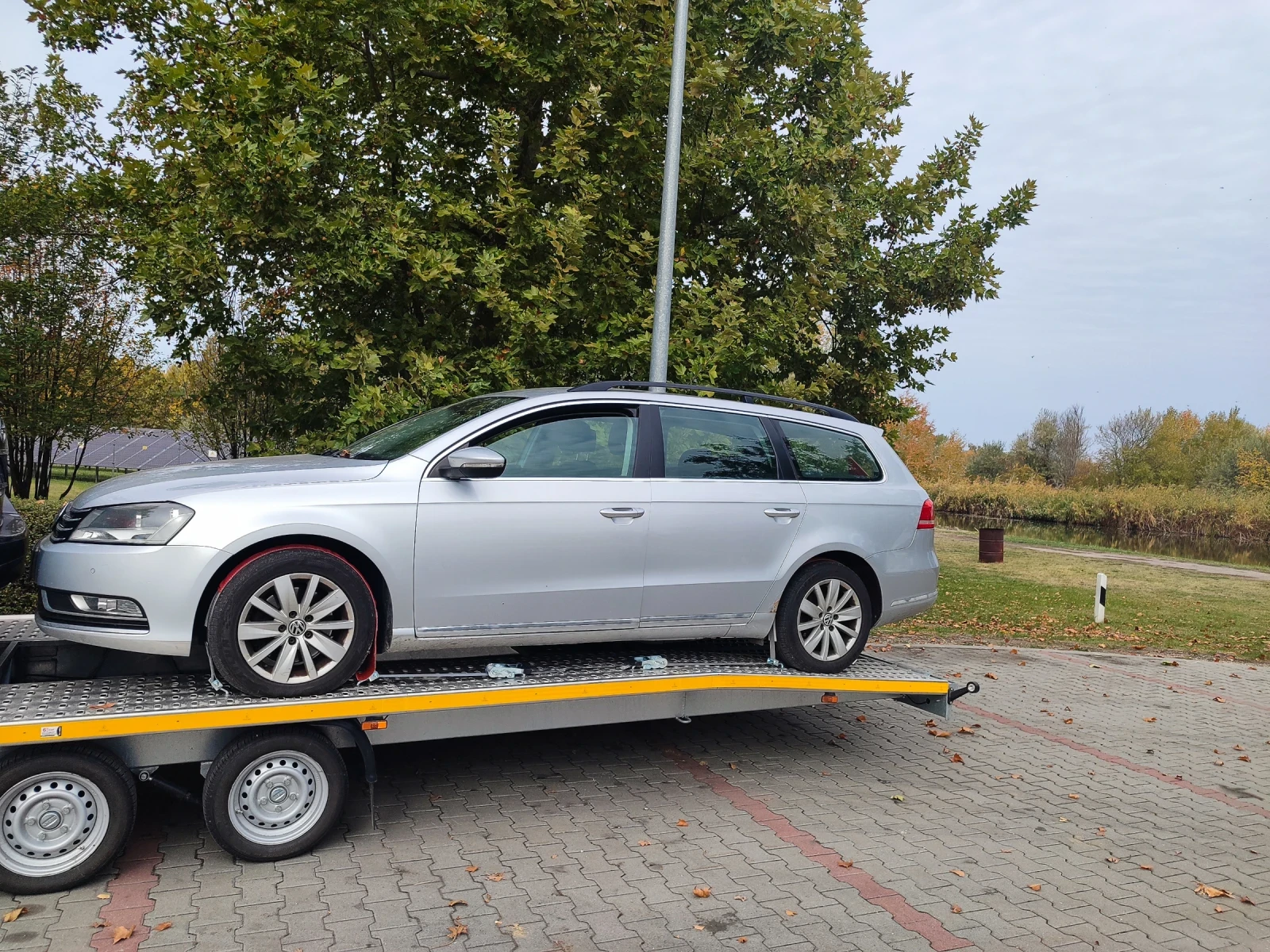 VW Passat 1.6, снимка 2 - Автомобили и джипове - 56718260