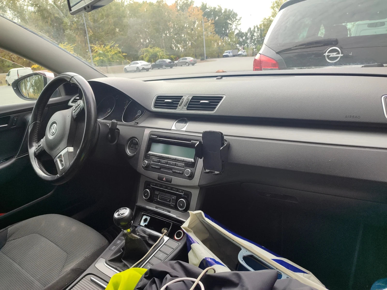 VW Passat 1.6, снимка 4 - Автомобили и джипове - 56718260