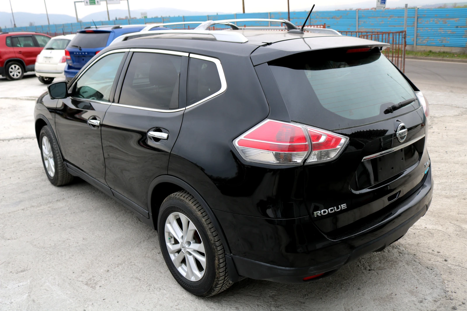 Nissan Rogue SV 2.5 4x4 7 Места - изображение 2
