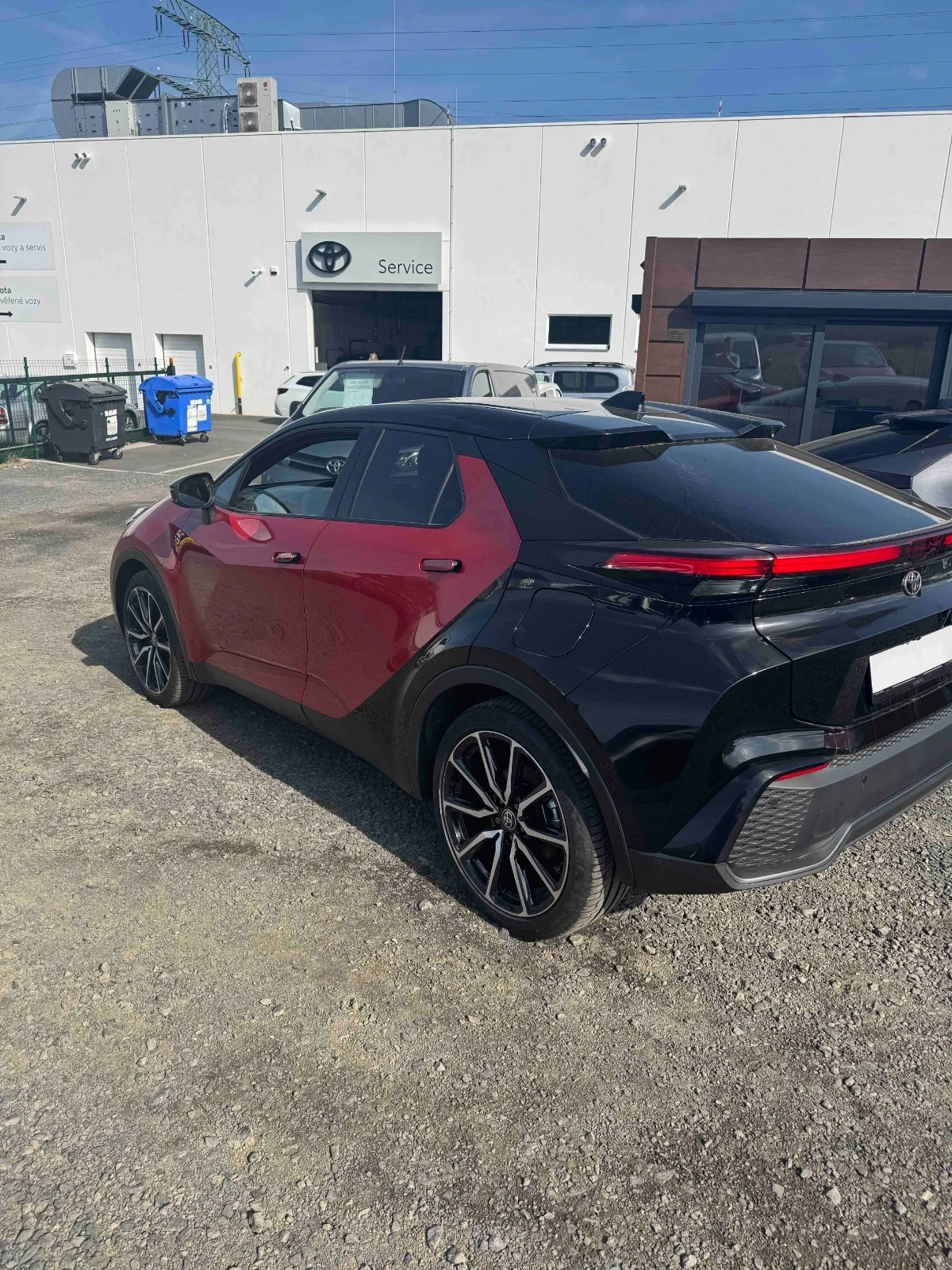 Toyota C-HR 2.0 PHEV GR SPORT PREMIERE EDITION НАЛИЧНА !!! - изображение 3