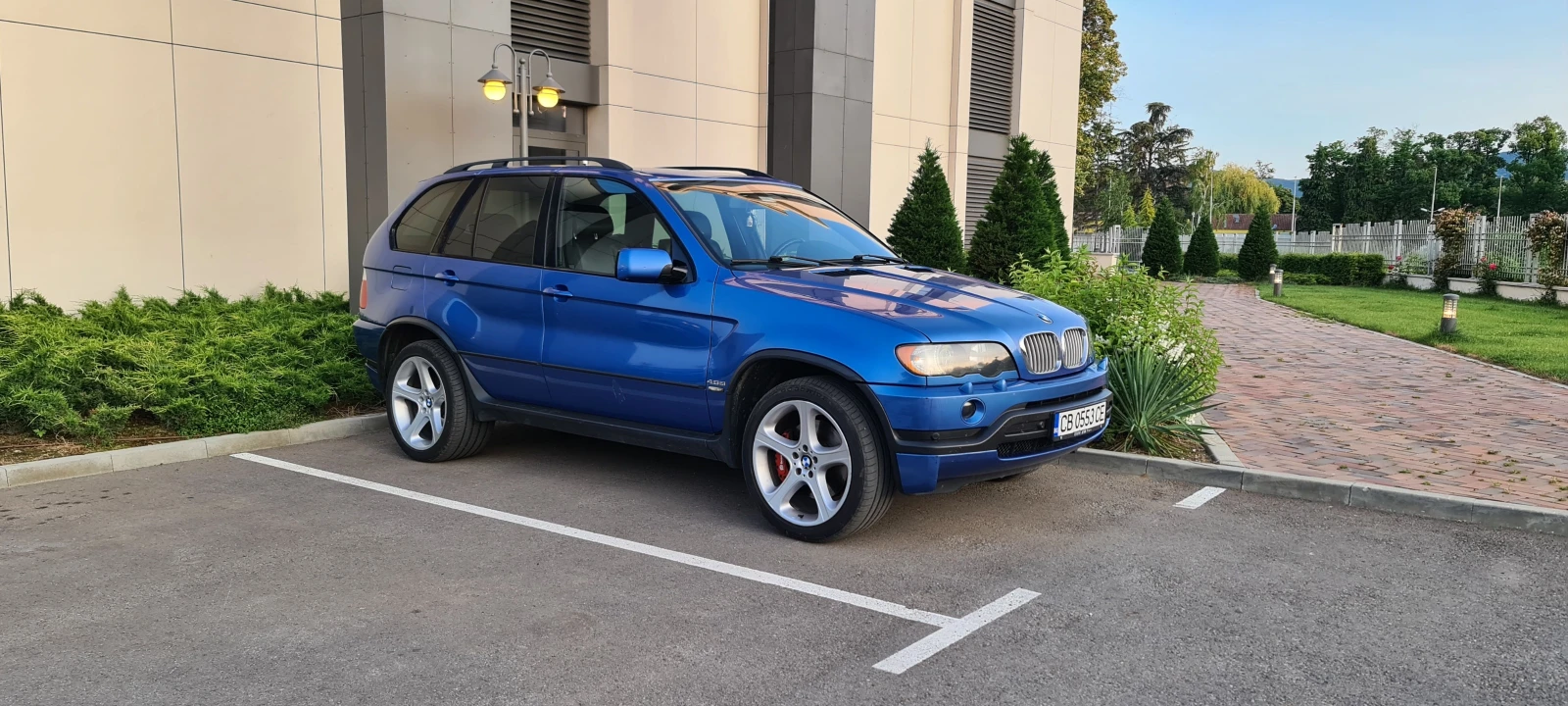 BMW X5 4.6is - изображение 2