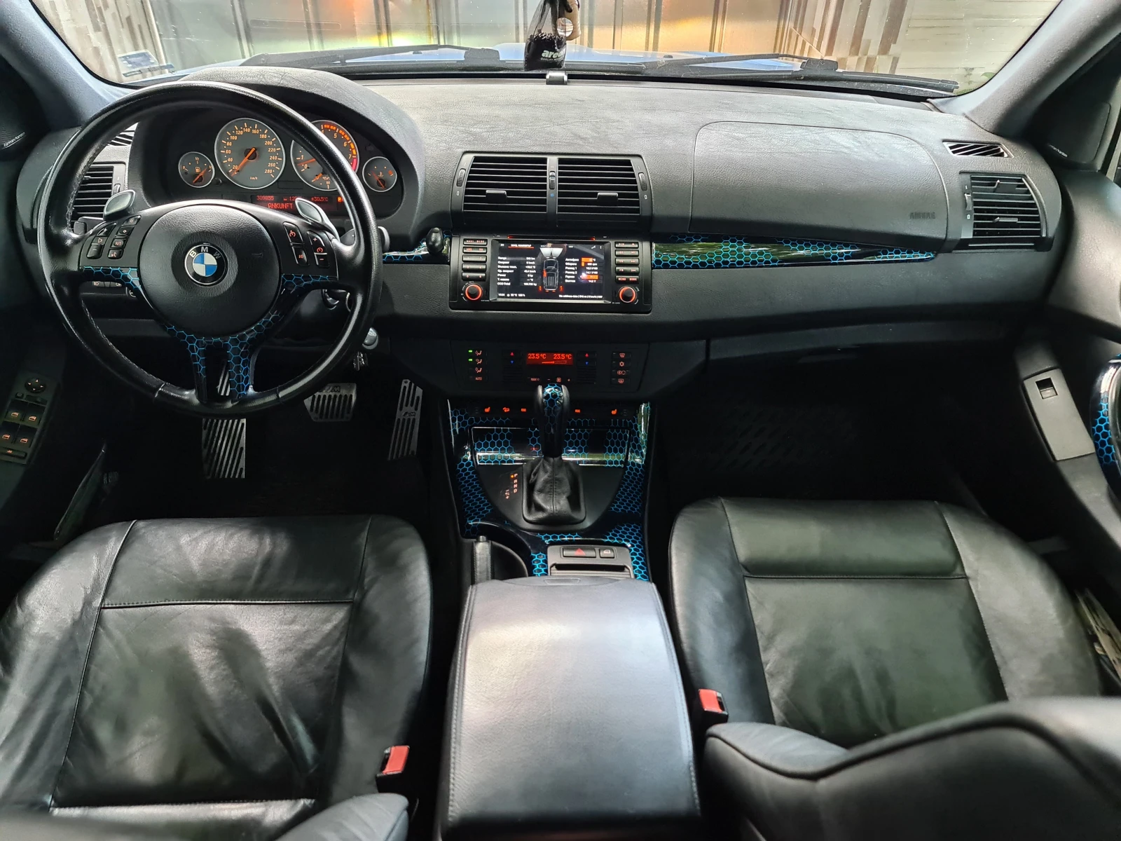 BMW X5 4.6is - изображение 6