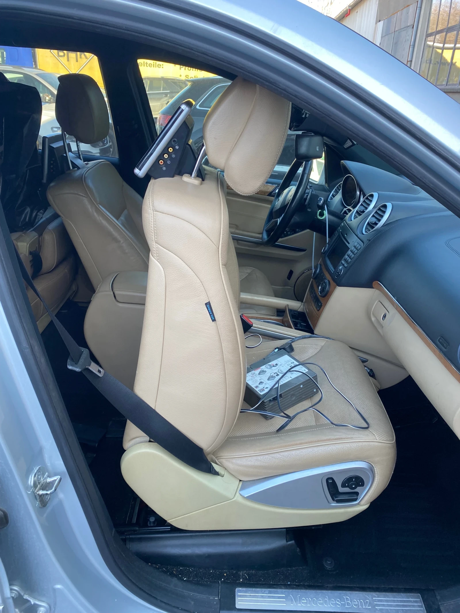 Mercedes-Benz GL 550 Grand Edition , снимка 10 - Автомобили и джипове - 53811965