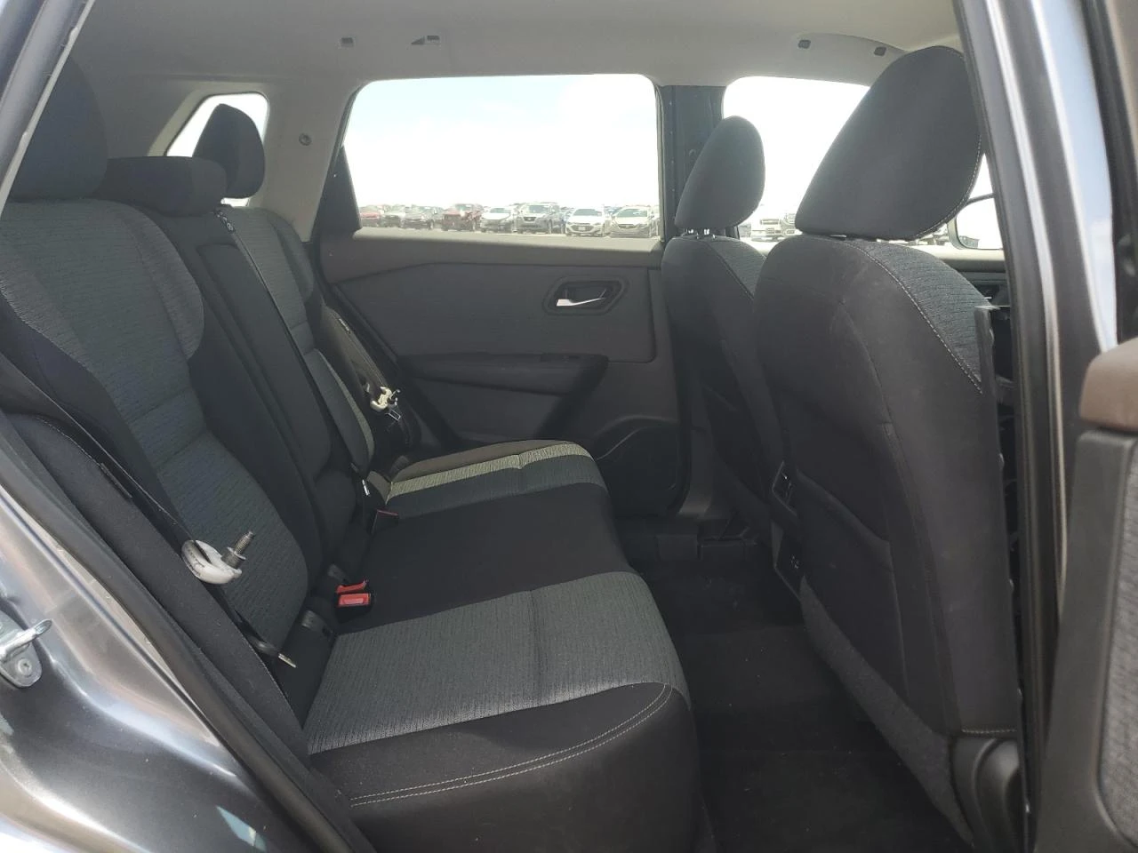 Nissan Rogue SV, снимка 8 - Автомобили и джипове - 53894332