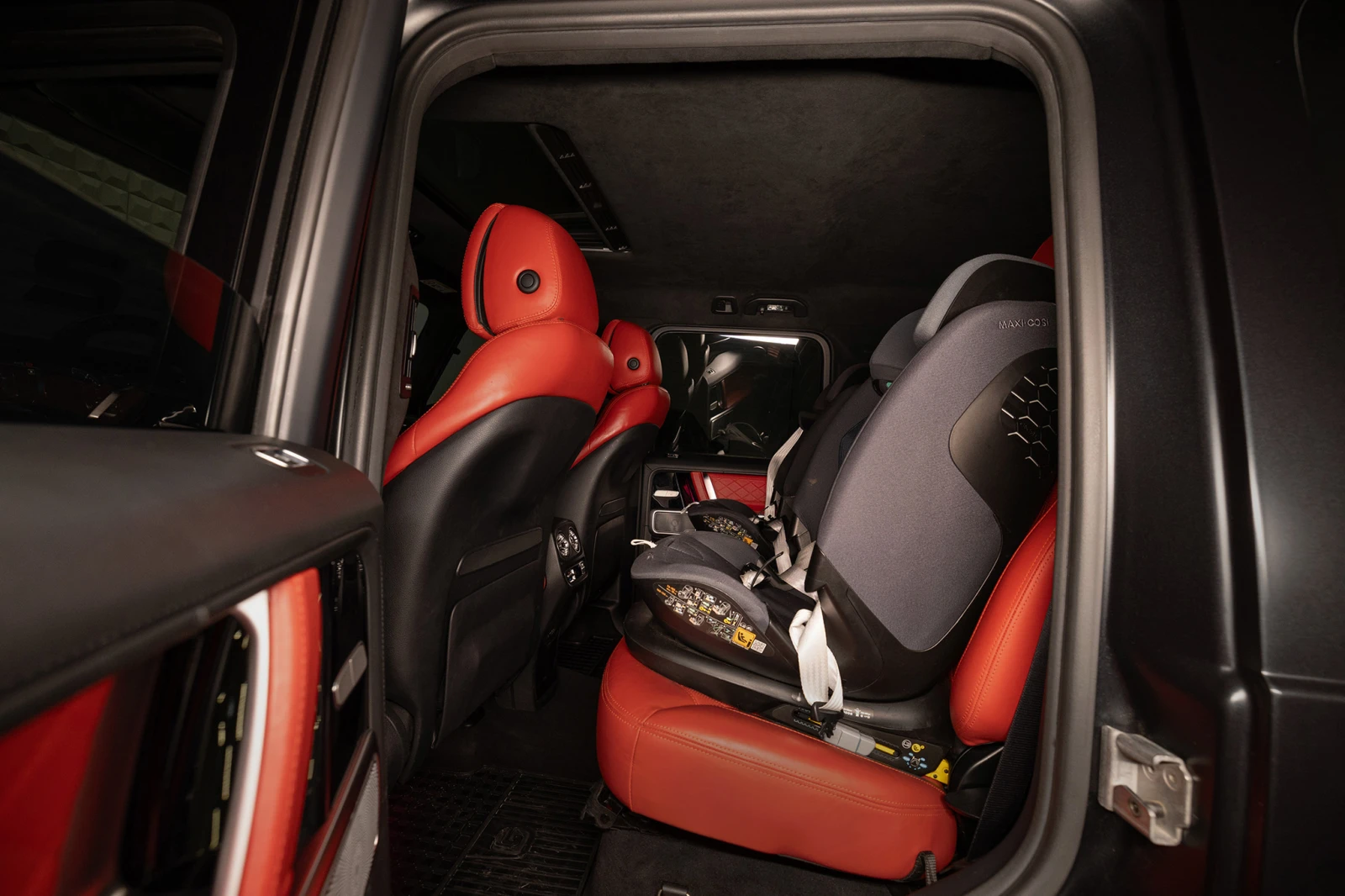 Mercedes-Benz G 63 AMG Burmester * Distronic * ГАРАНЦИЯ, снимка 13 - Автомобили и джипове - 54031156