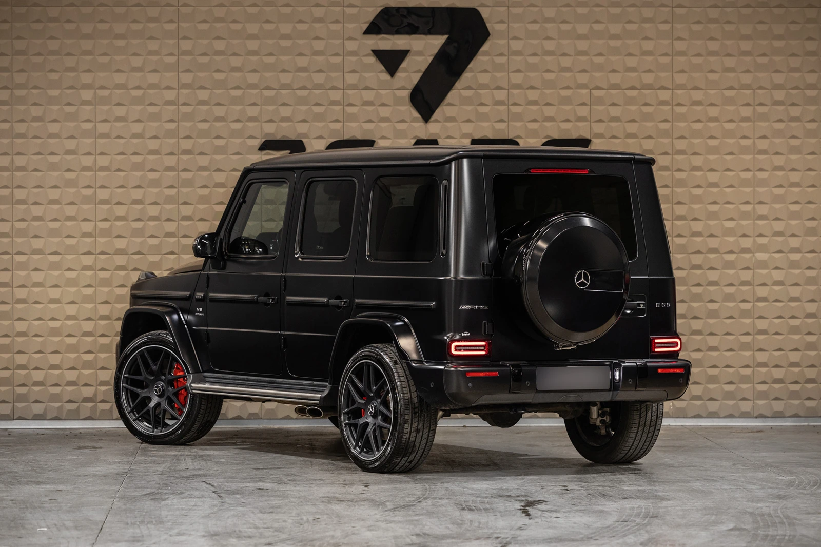 Mercedes-Benz G 63 AMG Burmester * Distronic * ГАРАНЦИЯ, снимка 5 - Автомобили и джипове - 54031156