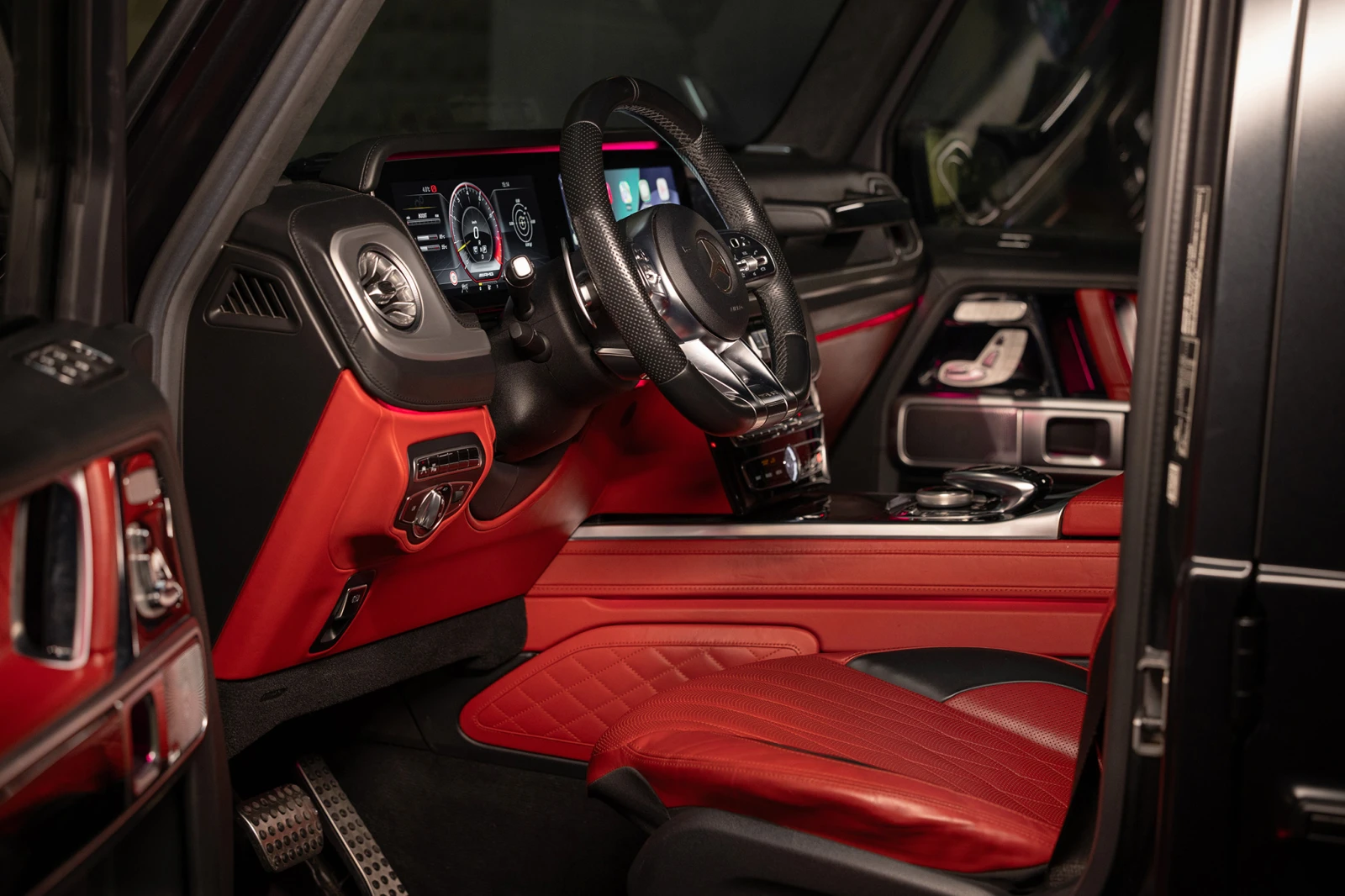 Mercedes-Benz G 63 AMG Burmester * Distronic * ГАРАНЦИЯ, снимка 8 - Автомобили и джипове - 54031156